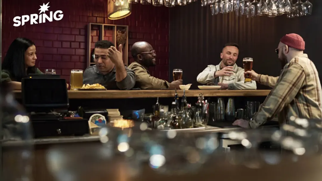 นั่งดื่มติดลม "ปรับหมื่น" ดริ้งค์ต่อหลังเที่ยงคืน โดนทันที นั่งดื่มติดลม "ปรับหมื่น" ดริ้งค์ต่อหลังเที่ยงคืน โดนทันที