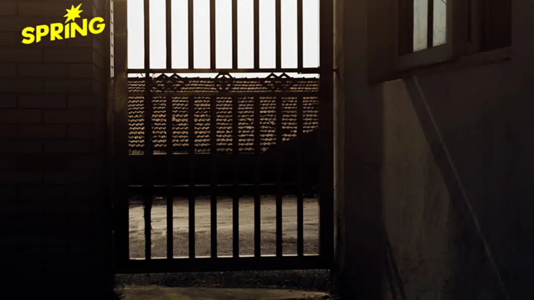 สรุปเหตุการณ์  ย้ายด่วน ผบ.เรือนจำพิเศษกรุงเทพฯ เซ่นปมเอื้อประโยชน์  ทุนจีนเทา