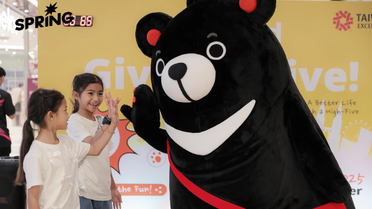 FuBear เยือนไทย ทำยอดไฮ-ไฟว์ทะลุเป้า กว่า 220,505 ไฮไฟว์