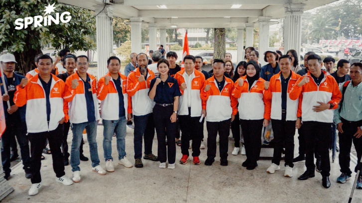 "ลิซ่า ภคมน" นำทัพพรรคประชาชน สมัคร สส. นครศรีธรรมราข ครบ 9 เขต