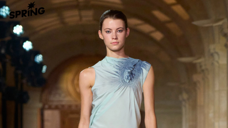 สีฟ้าอ่อนโทนเย็น Cool Blue อาจล้มแชมป์สีแห่งปีจาก Pantone  กระแสฮิตตั้งแต่เมกอัปยันรันเวย์