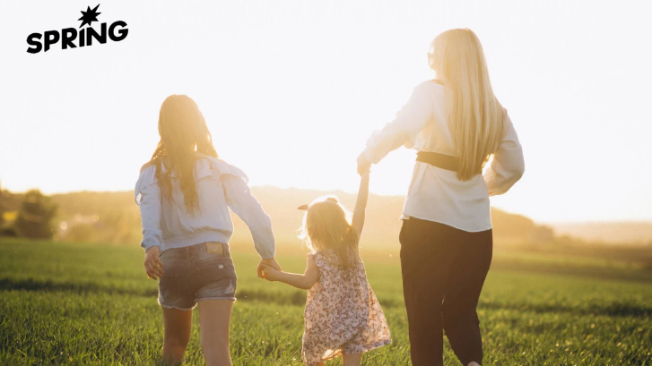 วิกฤต "เด็กเกิดน้อย" สู่สมรภูมินโยบาย พรรคไหนเปย์หนักเพื่อแม่และเด็ก