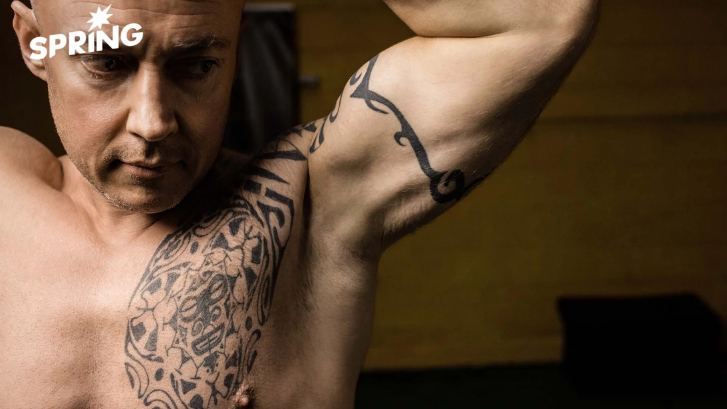 สักแล้วรับราชการได้ไหม? เสรีภาพส่วนตัวกับกติกาอาชีพ