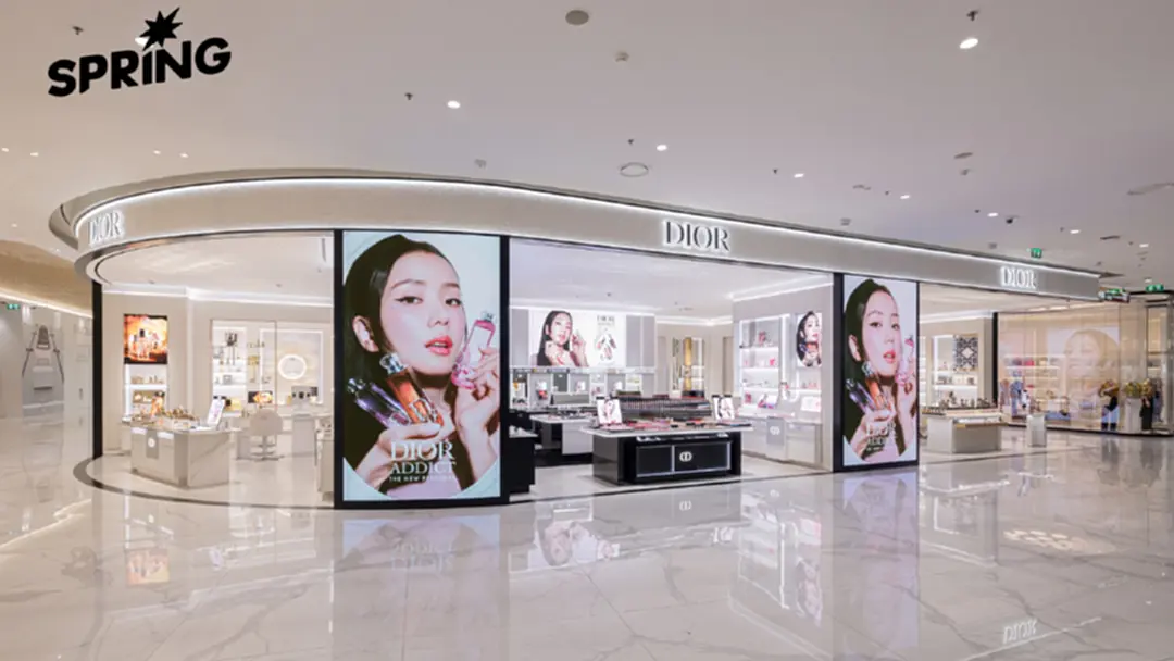 Dior เปิดตัวแฟลกชิปบูติคใหม่ ใหญ่ที่สุดใน SEA ที่ไอคอนสยาม Dior เปิดตัวแฟลกชิปบูติคใหม่ ใหญ่ที่สุดใน SEA ที่ไอคอนสยาม