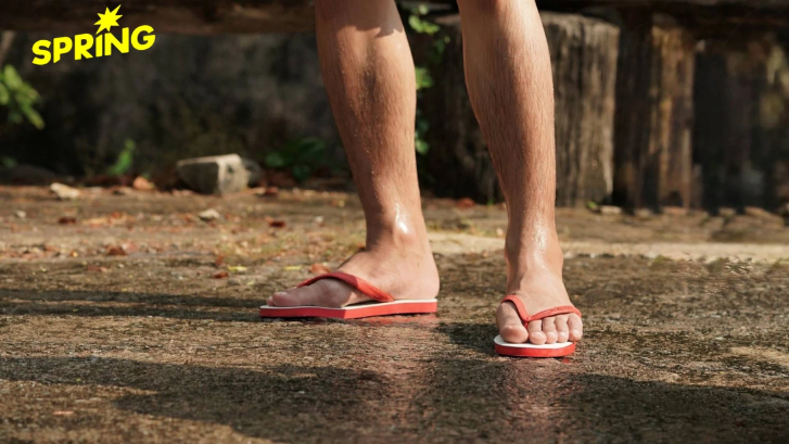 ไวรัล! ใส่รองเท้าแบบไหนก็ขึ้น BTS ได้ แต่ ‘รองเท้าแตะผู้พันขี่ช้าง’ จบปัญหารองเท้ากินขา