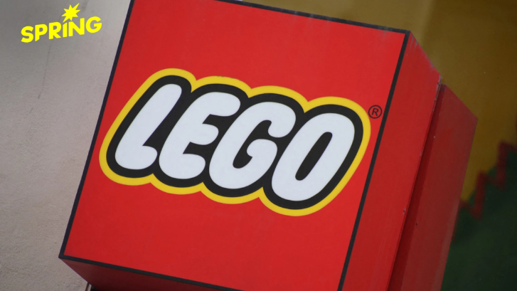 LEGO รอดวิกฤตได้ไง? จากแบรนด์เกือบล้มละลาย สู่ของเล่นยอดฮิตทั่วโลก