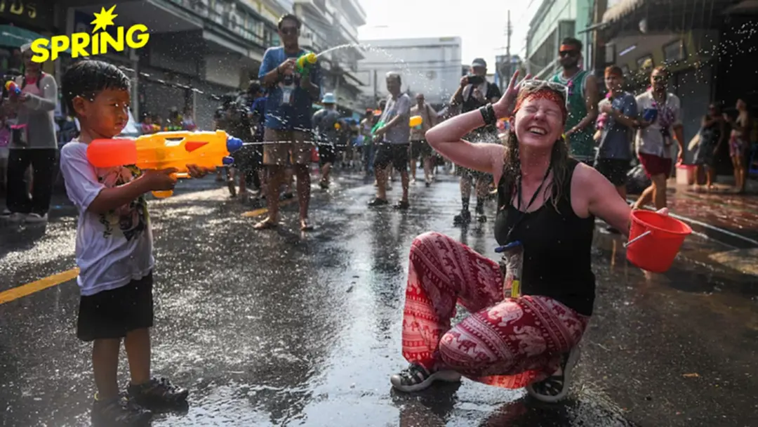 เปิดมุมมองชาวต่างชาติ สงกรานไทยต้องไปเล่นน้ำที่ไหนดี?