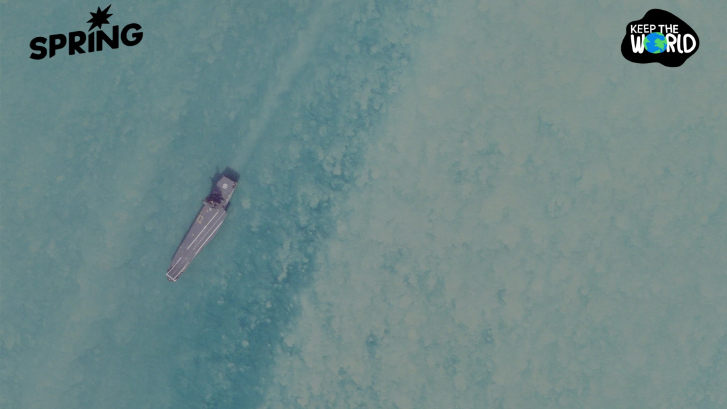 คราบน้ำมันจากเรือรบอิหร่านที่ถูกโจมตี คุกคาม 'ระบบนิเวศ' ในอ่าวเปอร์เซีย