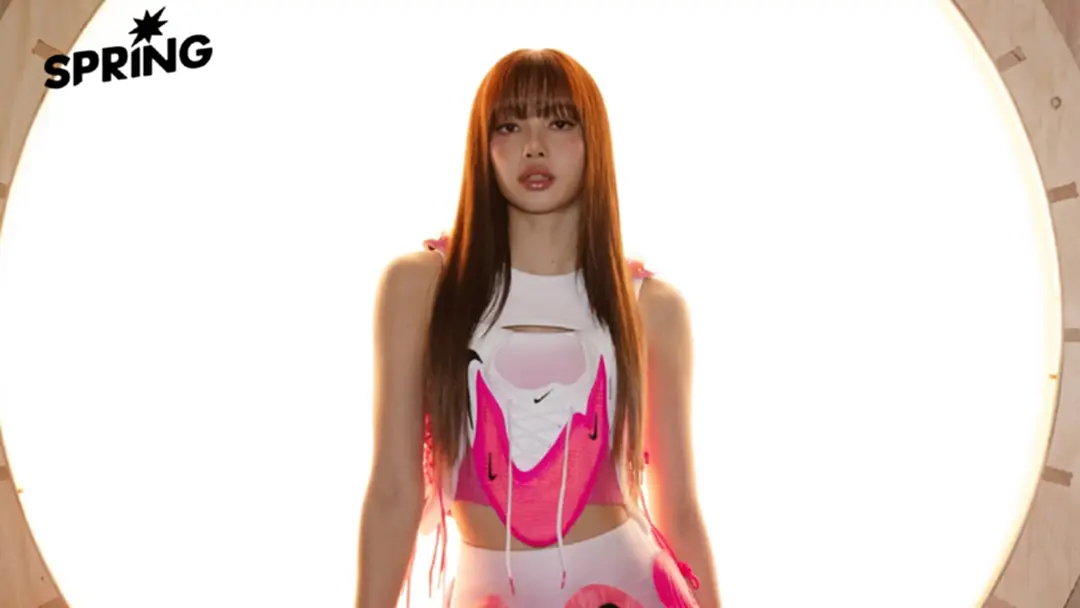 'Pink Fever' กระแสบอลโลก 2026 จากสตั๊ดหลากแบรนด์ สู่ชุดคัสตอม LISA 'Pink Fever' กระแสบอลโลก 2026 จากสตั๊ดหลากแบรนด์ สู่ชุดคัสตอม LISA