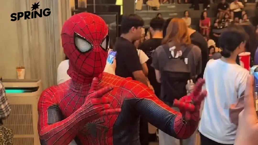 ชุดต้องแน่น พร็อพต้องปัง การแต่งตัวไปโรงหนัง ทำให้หนังสนุกขึ้นจริงไหม?