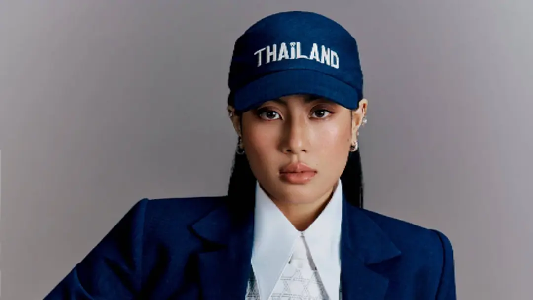 เปิดตัวชุดพิธีการทัพนักกีฬาไทยลุยศึก Asian Games 2026 ดีไซน์โดย SIRIVANNAVARI ชูซอฟต์พาวเวอร์ผ้าไทยสู่เอเชีย เปิดตัวชุดพิธีการทัพนักกีฬาไทยลุยศึก Asian Games 2026 ดีไซน์โดย SIRIVANNAVARI ชูซอฟต์พาวเวอร์ผ้าไทยสู่เอเชีย