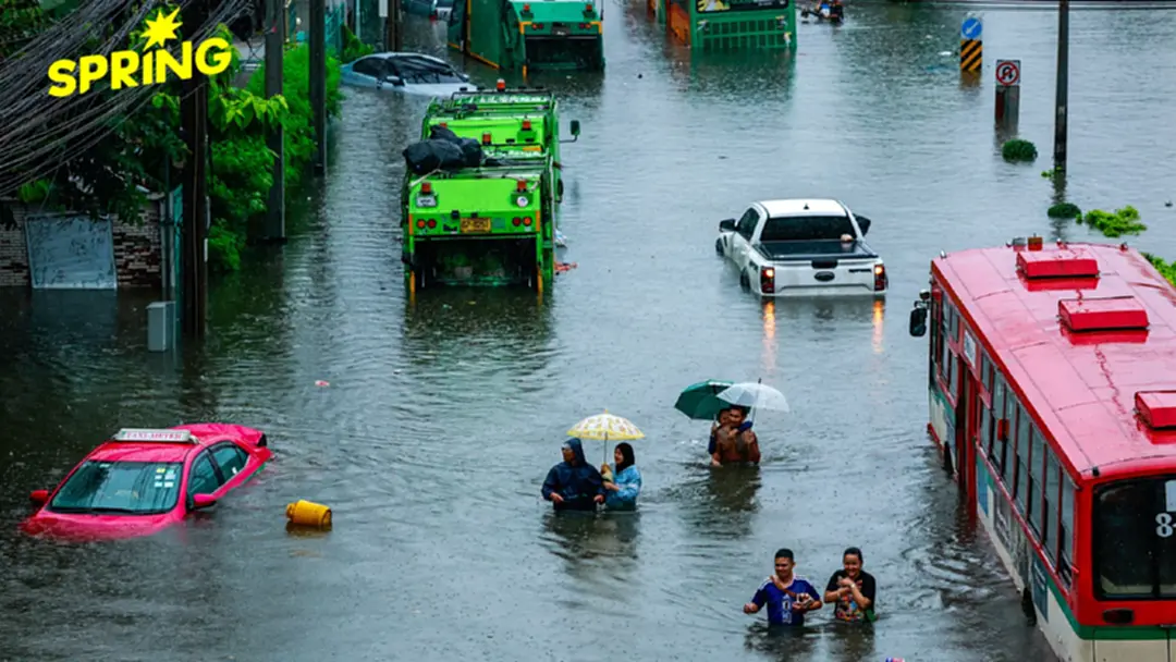 ฝนหยุดแล้ว แต่ทำไมน้ำท่วมกรุงเทพฯ ปี 2569 ยังไม่ลดลง ? ทำไมการระบายน้ำไม่ทันใจคน ฝนหยุดแล้ว แต่ทำไมน้ำท่วมกรุงเทพฯ ปี 2569 ยังไม่ลดลง ? ทำไมการระบายน้ำไม่ทันใจคน