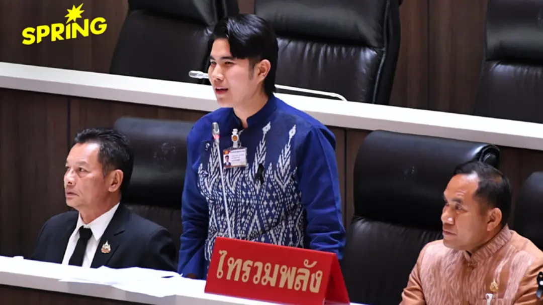 ‘วสวรรธน์’ ซัดเดือดรัฐบาลตัดงบทหารแนวหน้าขาด 900 ล้านบาท ถาม "ถอดหน้ากากรักชาติแล้วหรือ?"